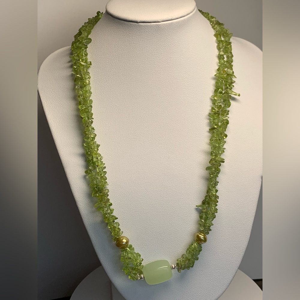 Vintage Sterling Silver Peridot Chip, Jade & Pearl Toggle Clasp Necklace 16”